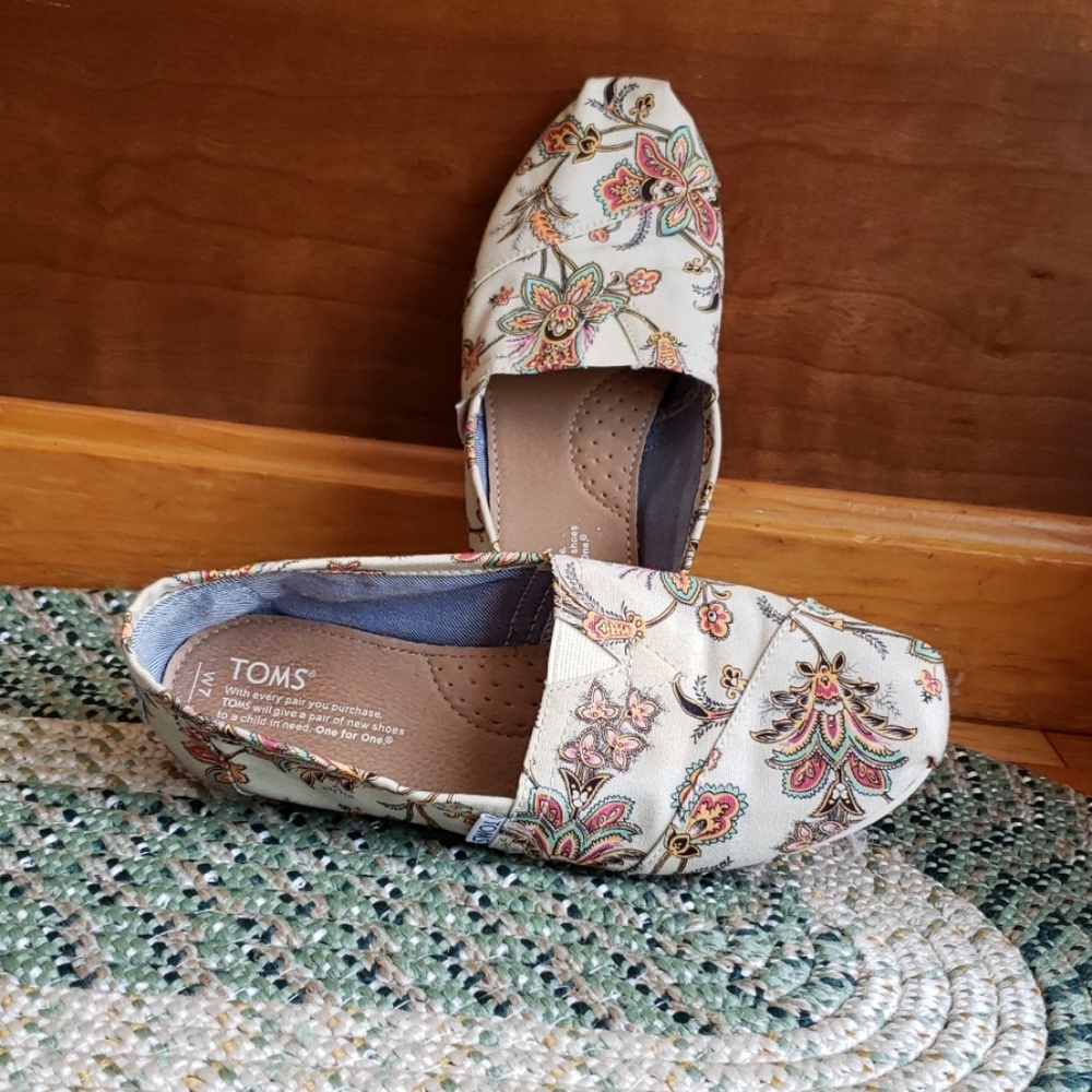 TOMS floral slipon